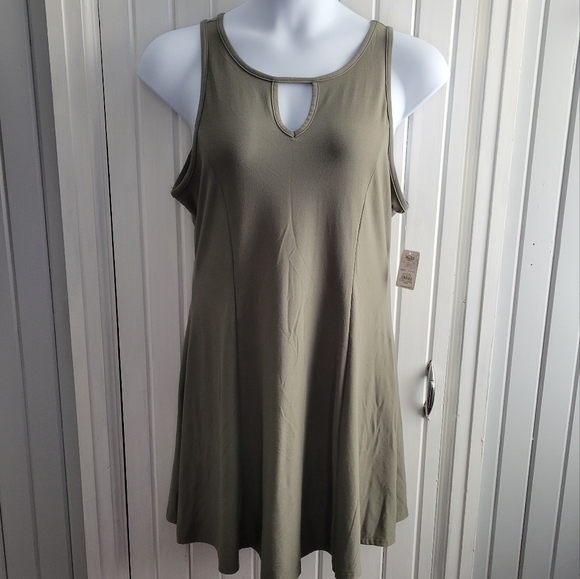 Mudd Dresses & Skirts - Mudd Keyhole Dress